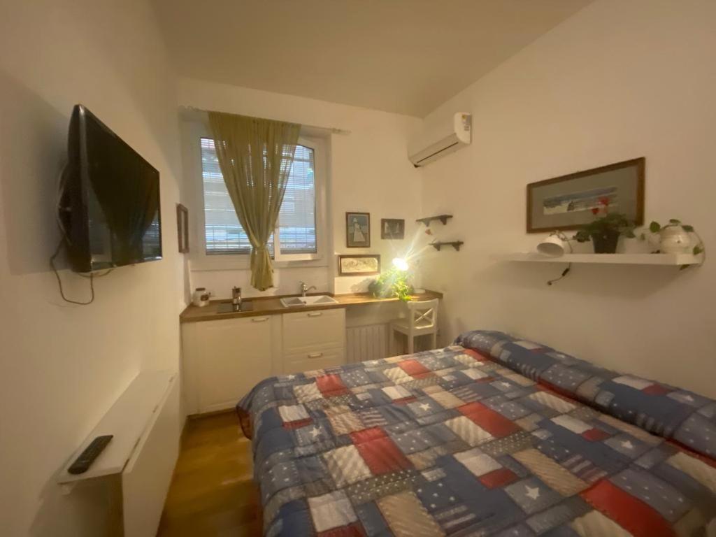 Apartamento Piccolo E Indipendente A Garbatella *