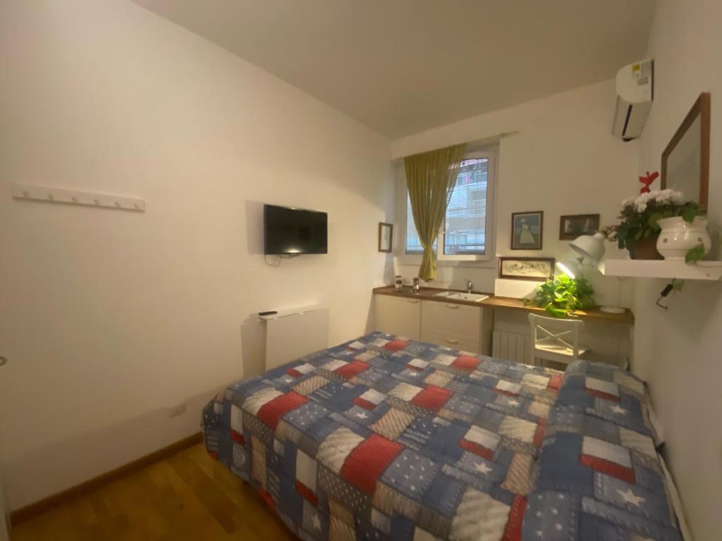 Piccolo E Indipendente A Garbatella Apartamento *